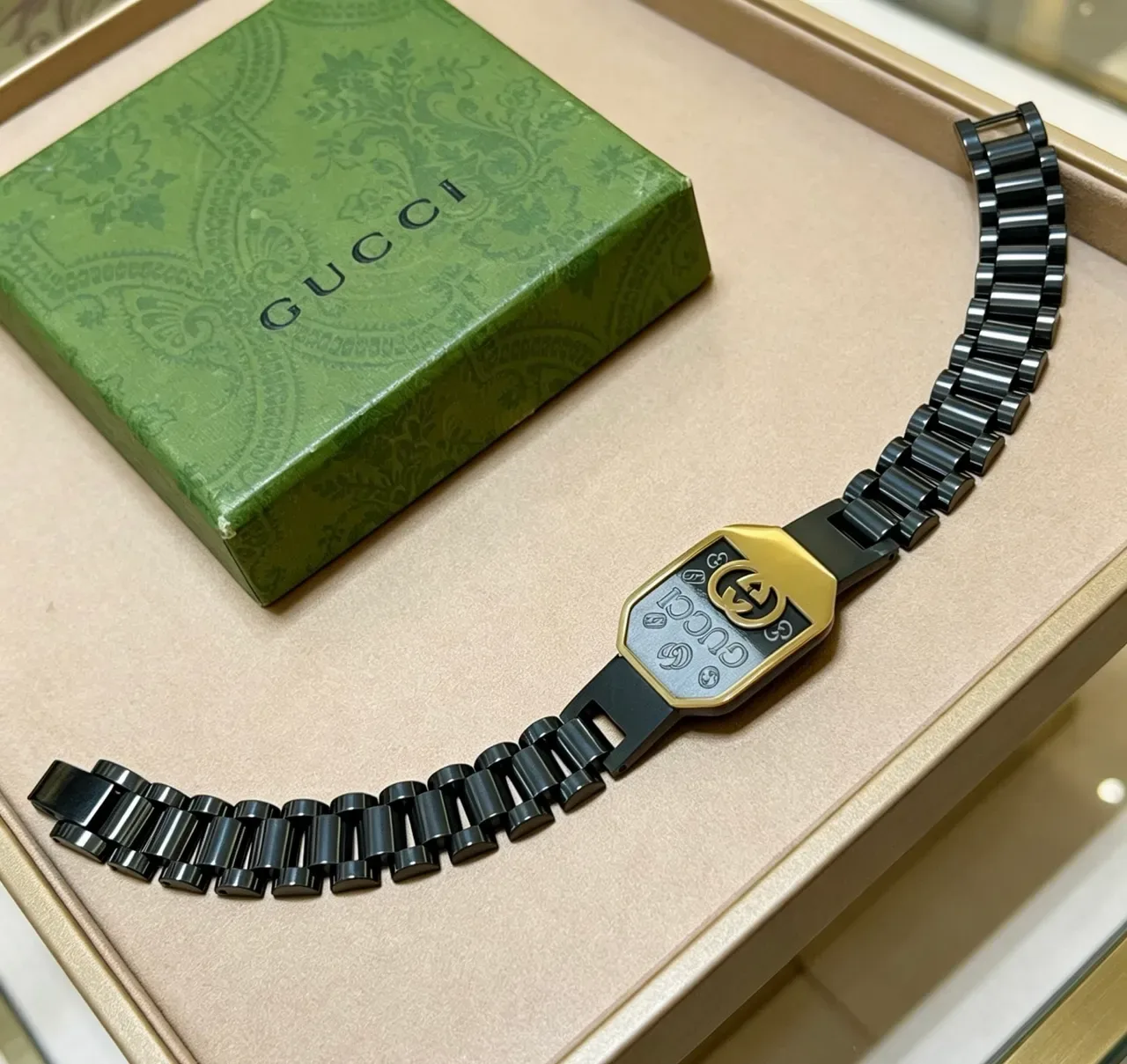 Gucci Black Ceramic and Gold-Tone Interlocking G Bracelet 5