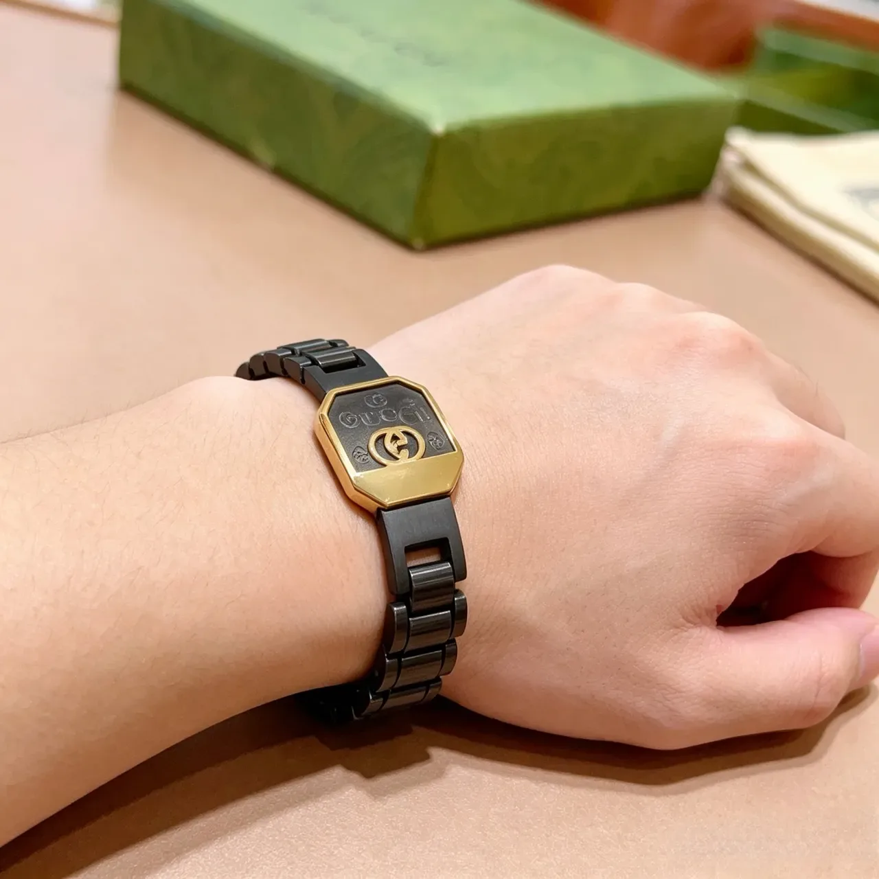 Gucci Black Ceramic and Gold-Tone Interlocking G Bracelet 6