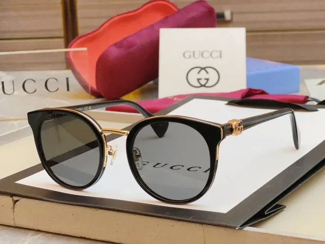 Gucci Óculos de Sol Preto Dourado Cat-Eye Redonda Híbrida Gradiente Cinza Lentes 7