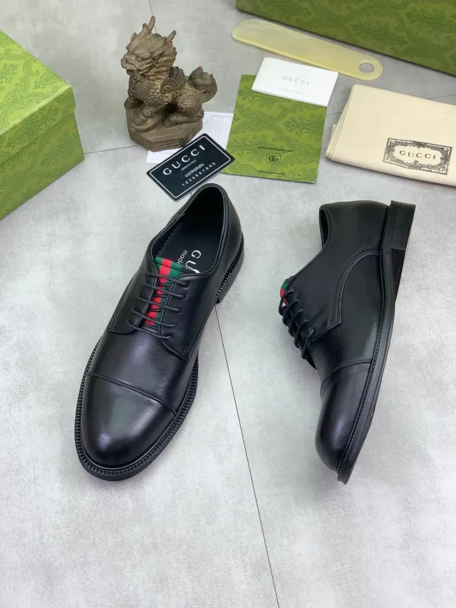 Gucci Sapatos Oxford Preto Multicolor com Bico Cap e Solado de Borracha Costurado 5