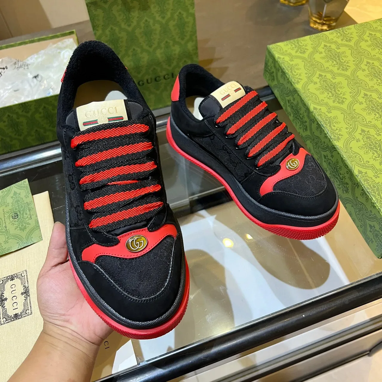 Gucci حذاء رياضي سميك أسود أحمر سولييد منصة سويد وكانفاس مغطى 2