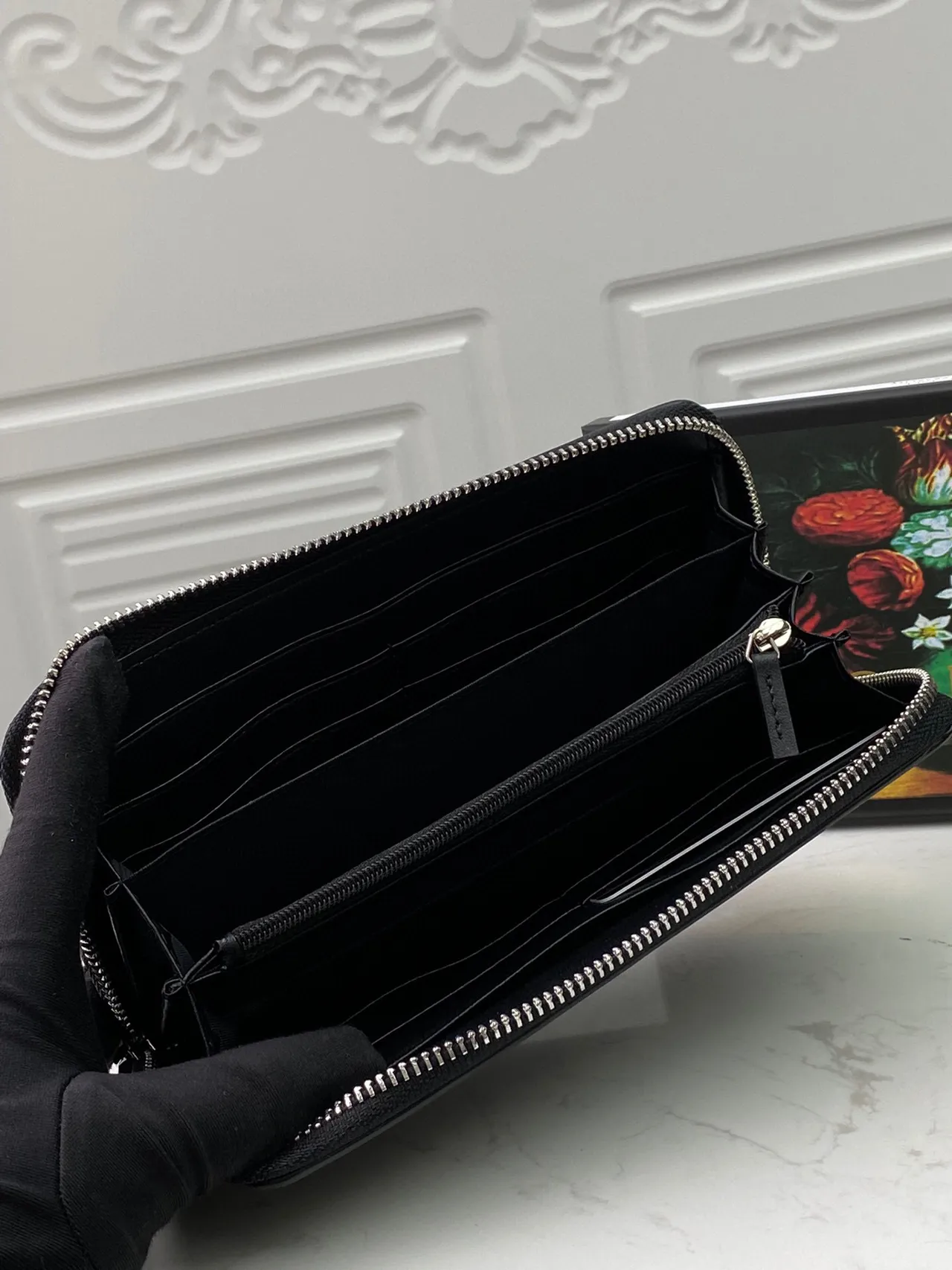Gucci Black Silver Zip-Around Smooth Leather Long Wallet 4