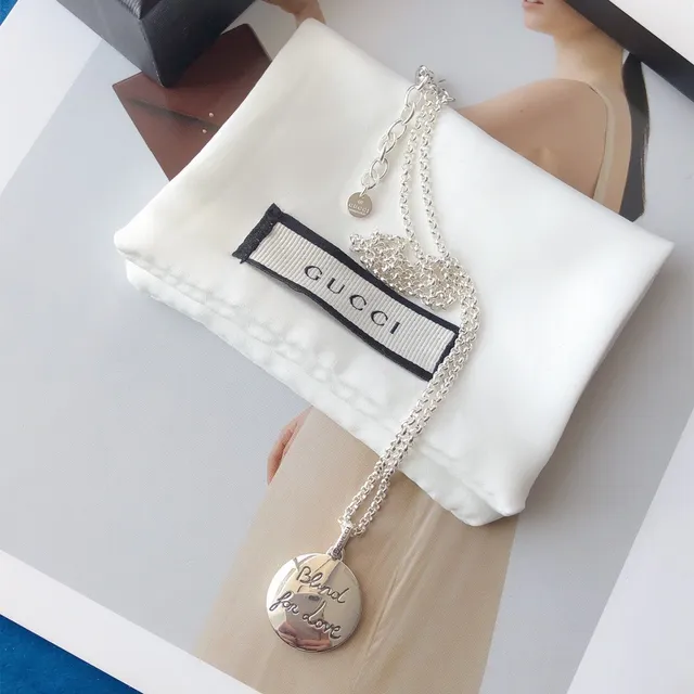 Gucci Blind for Love Engraved Pendant Necklace 6