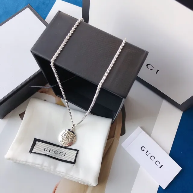 Gucci Blind for Love Engraved Pendant Necklace 8