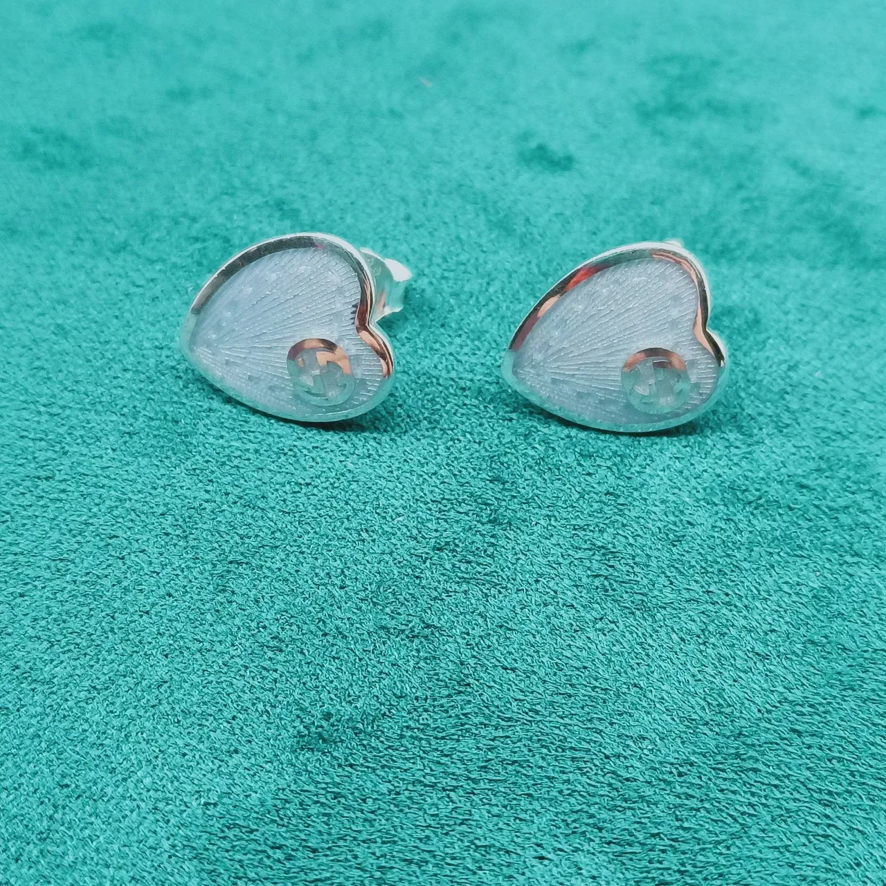 Gucci Broche coração esmaltado azul prata 3