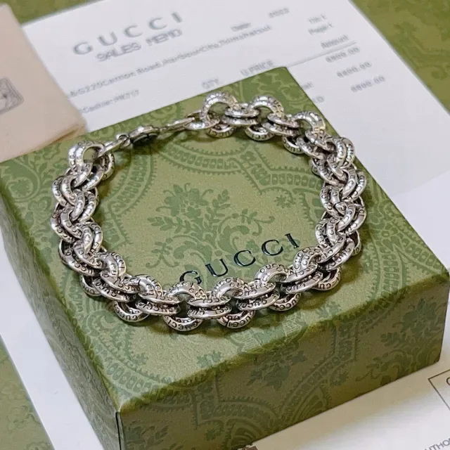 Gucci Chunky Engraved Curb Chain Bracelet 5