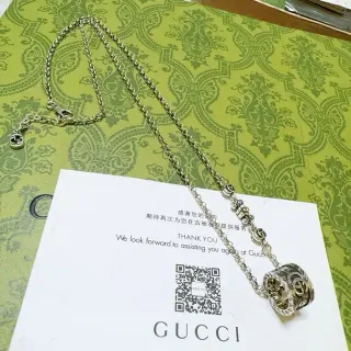 قلادة Gucci Dionysus سلسلة فضية Interlocking G