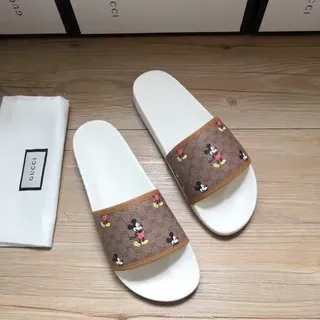 Gucci Disney Mickey Mouse GG Supreme Slide Slippers