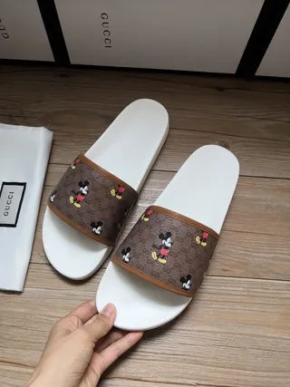 Gucci Disney Mickey Mouse GG Supreme Slide Slippers 4