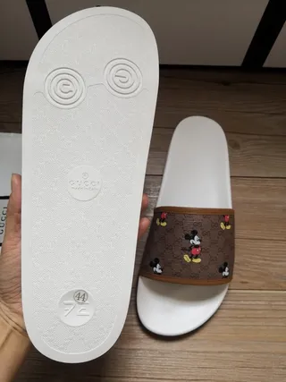 Gucci Disney Mickey Mouse GG Supreme Slide Slippers 7