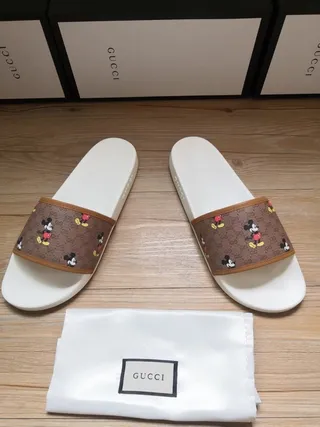 Gucci Disney Mickey Mouse GG Supreme Slide Slippers 8