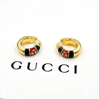 Gucci इनेमल धारीदार इंटरलॉकिंग G हूप इयररिंग्स