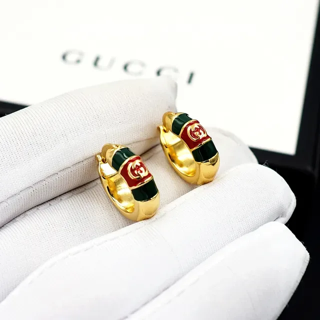 Gucci इनेमल धारीदार इंटरलॉकिंग G हूप इयररिंग्स 7
