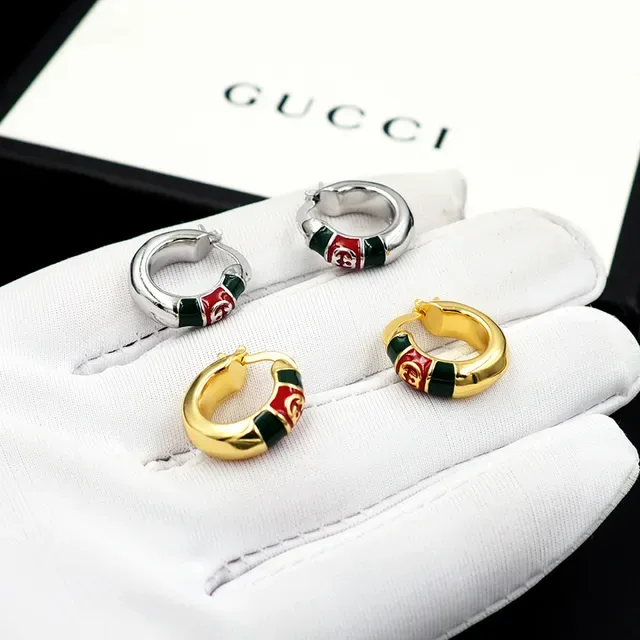 Gucci इनेमल धारीदार इंटरलॉकिंग G हूप इयररिंग्स 10