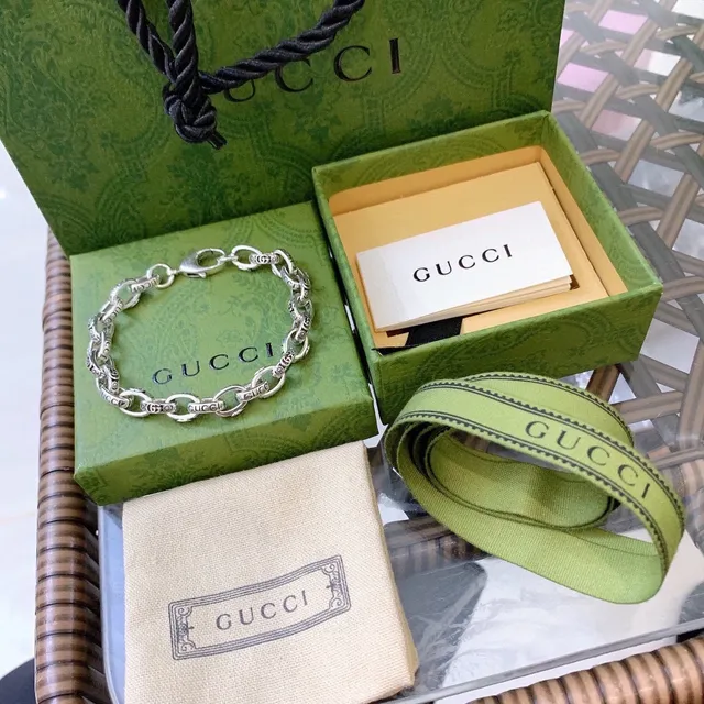 Gucci Engraved Logo Chain Bracelet 2