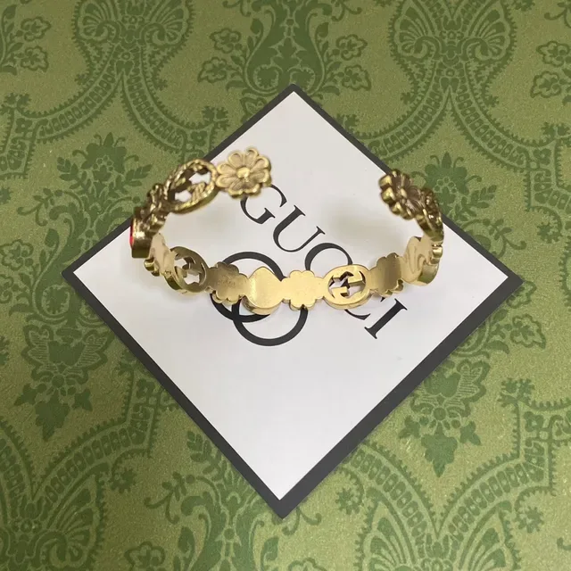 Gucci Floral Motif Gold-Tone Red Gemstone Bracelet 3