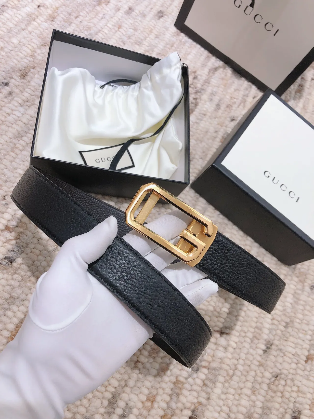 Gucci G-Buckle Black Pebbled Leather Belt 3
