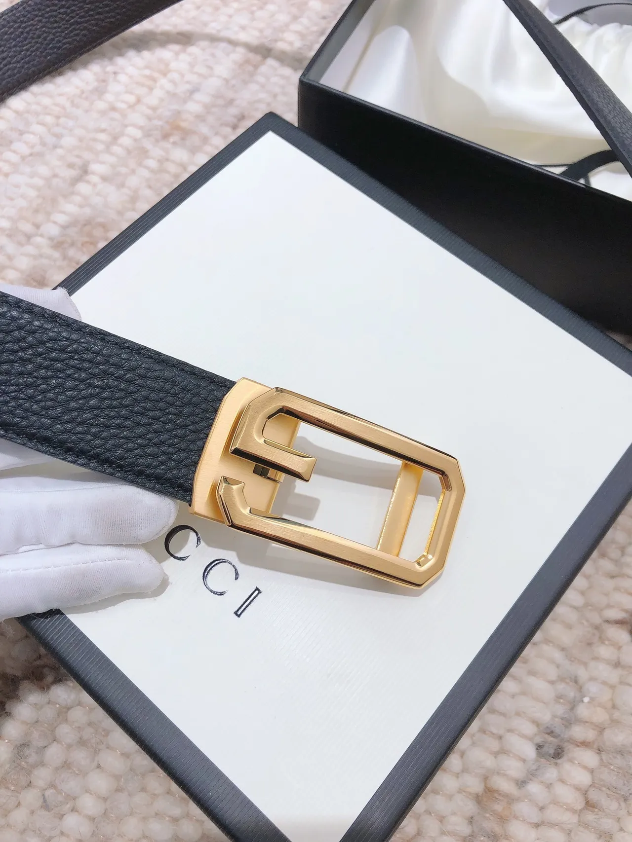 Gucci G-Buckle Black Pebbled Leather Belt 4
