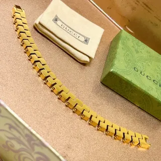 Gucci Geometric Interlocking Link Gold-Tone Bracelet