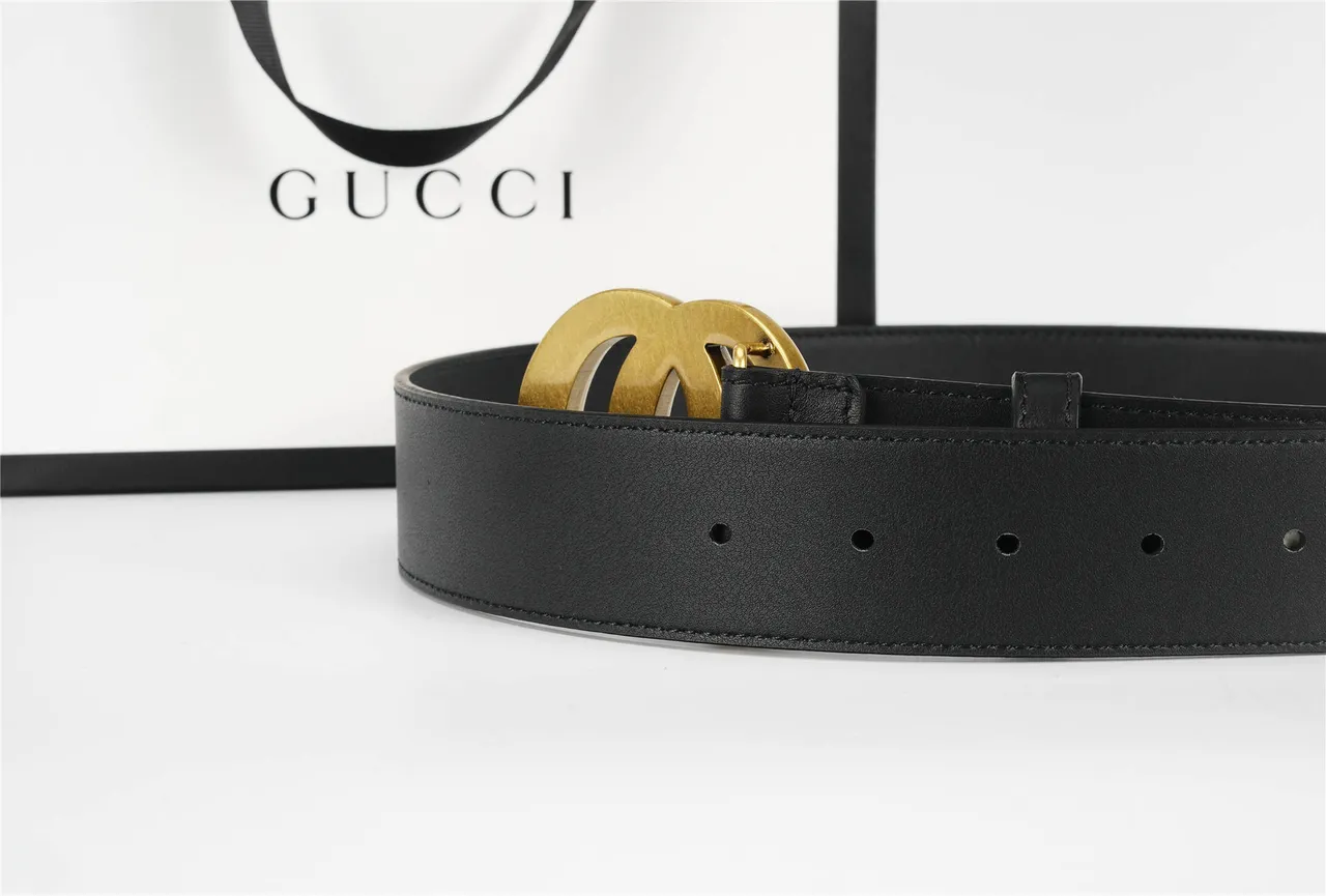 Gucci GG Marmont Noir Doré Interlocking Double G Boucle Ceinture en cuir lisse 4