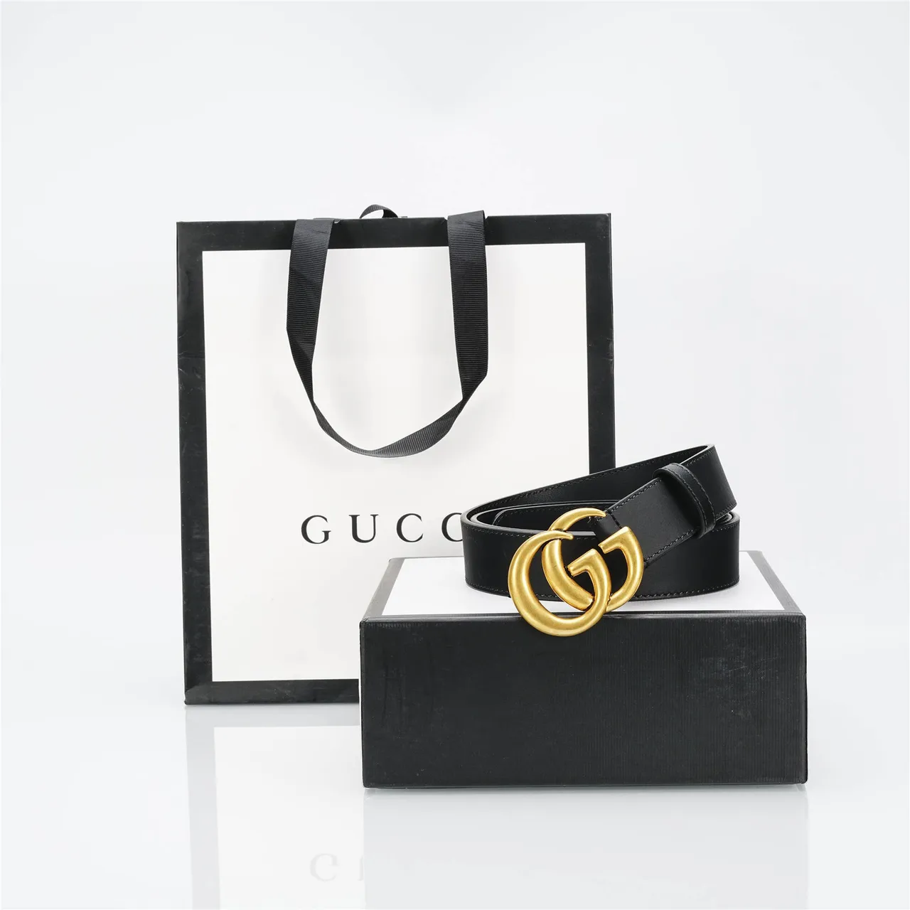 Gucci GG Marmont Noir Doré Interlocking Double G Boucle Ceinture en cuir lisse 9