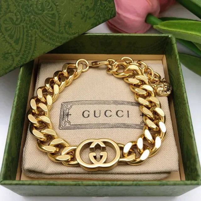 Colar Gucci GG Marmont Corrente Curb Dourada Grossa com Fecho Interlocking Duplo G 5