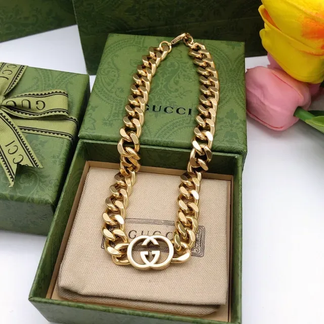 Colar Gucci GG Marmont Corrente Curb Dourada Grossa com Fecho Interlocking Duplo G 8