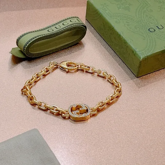 Gucci GG Marmont Gold-Tone Crystal Interlocking G Chain Bracelet 6