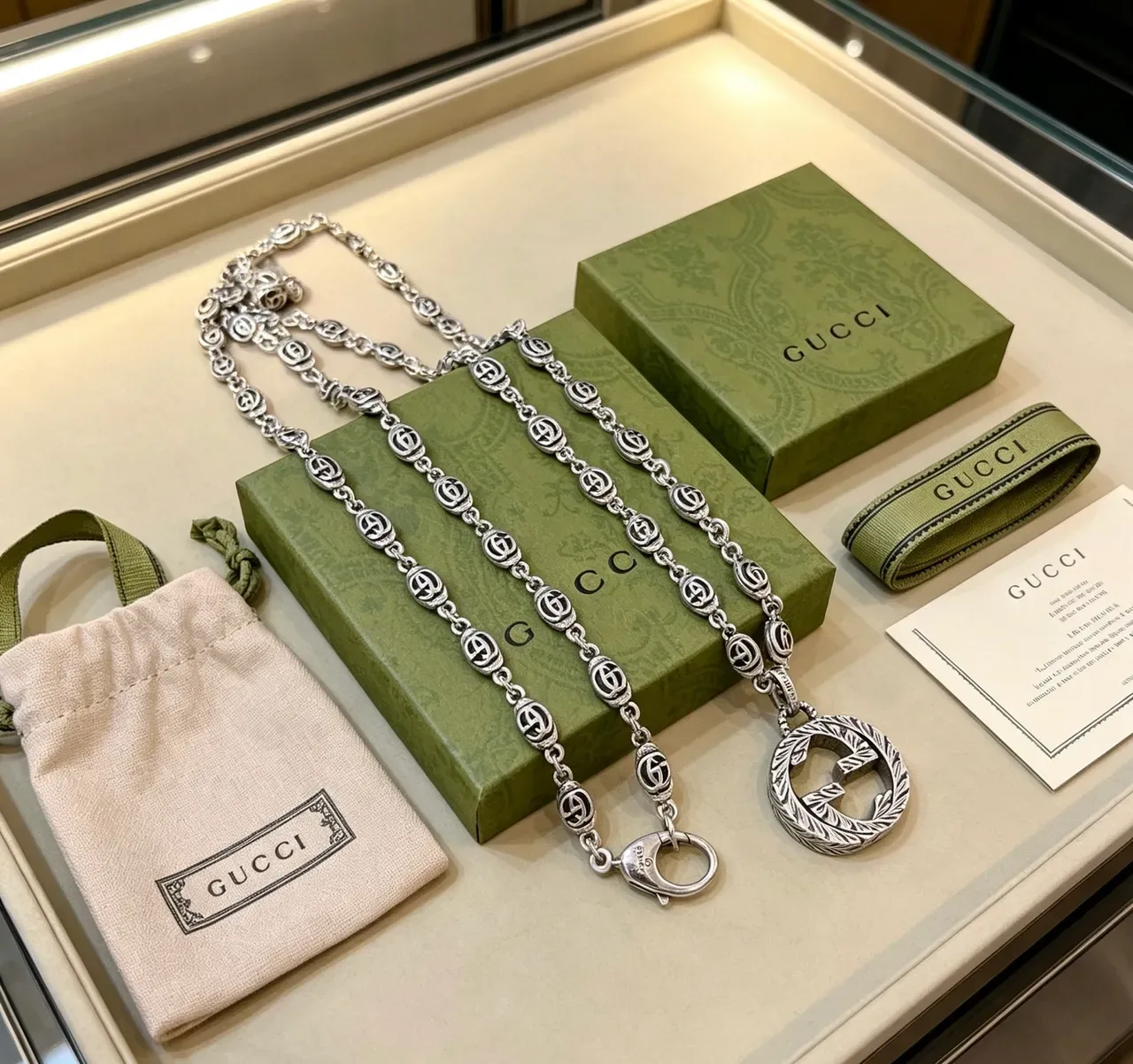 Gucci GG Marmont Interlocking G Laurel Wreath Necklace 4