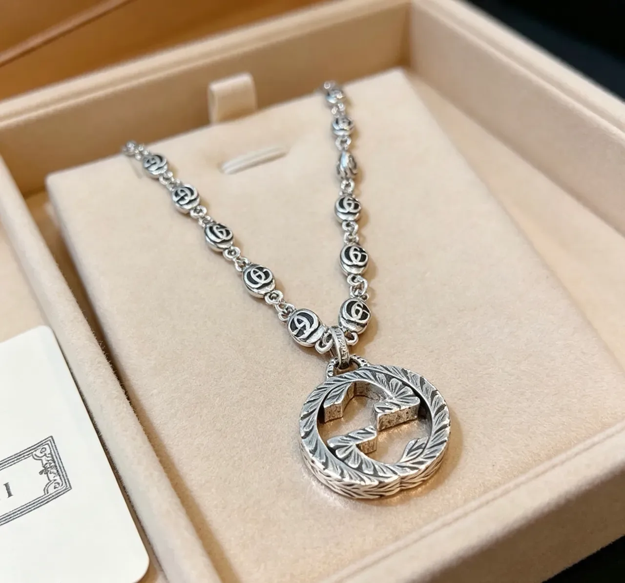Gucci GG Marmont Interlocking G Laurel Wreath Necklace 9