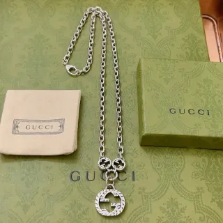 سلسلة Gucci GG Marmont Interlocking G Pendant فضية