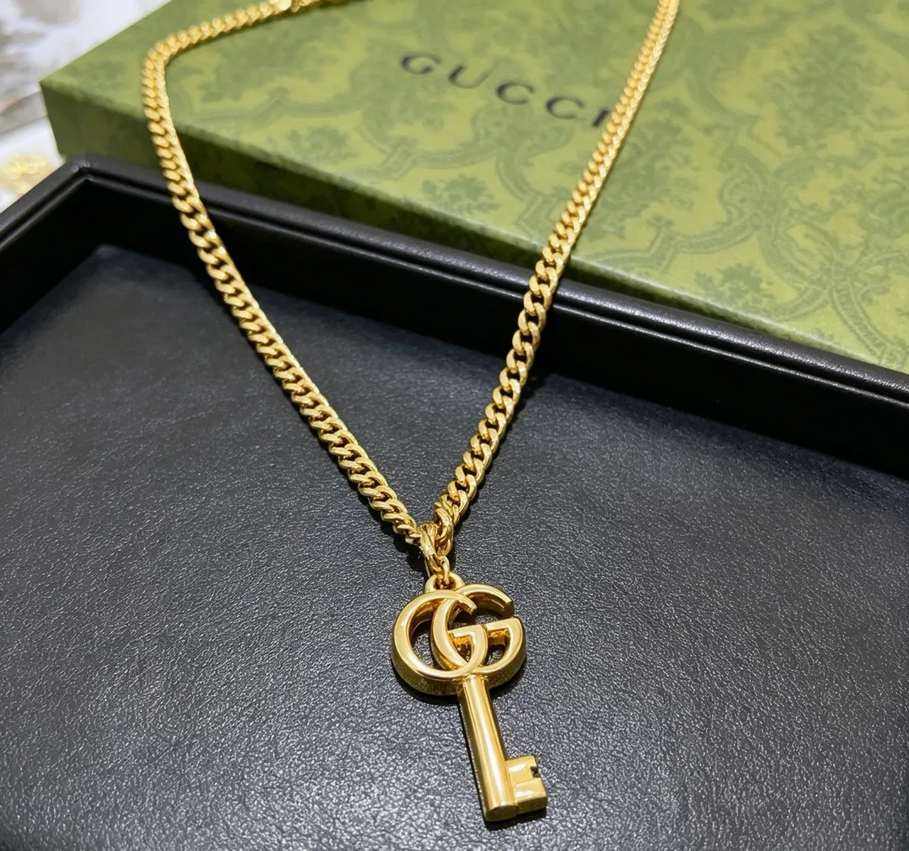 غوتشي GG Marmont قلادة مفتاح ذهبي 4