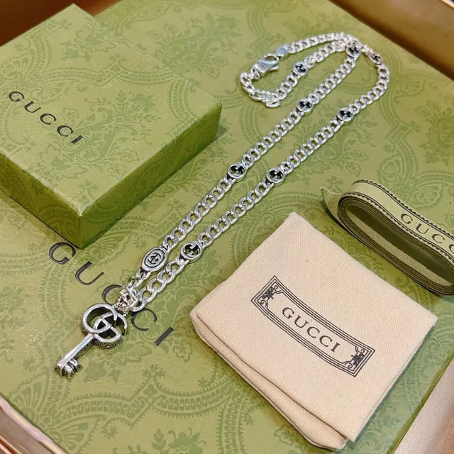 Gucci GG Marmont Pendentif Clé Chaîne Argentée Collier 7