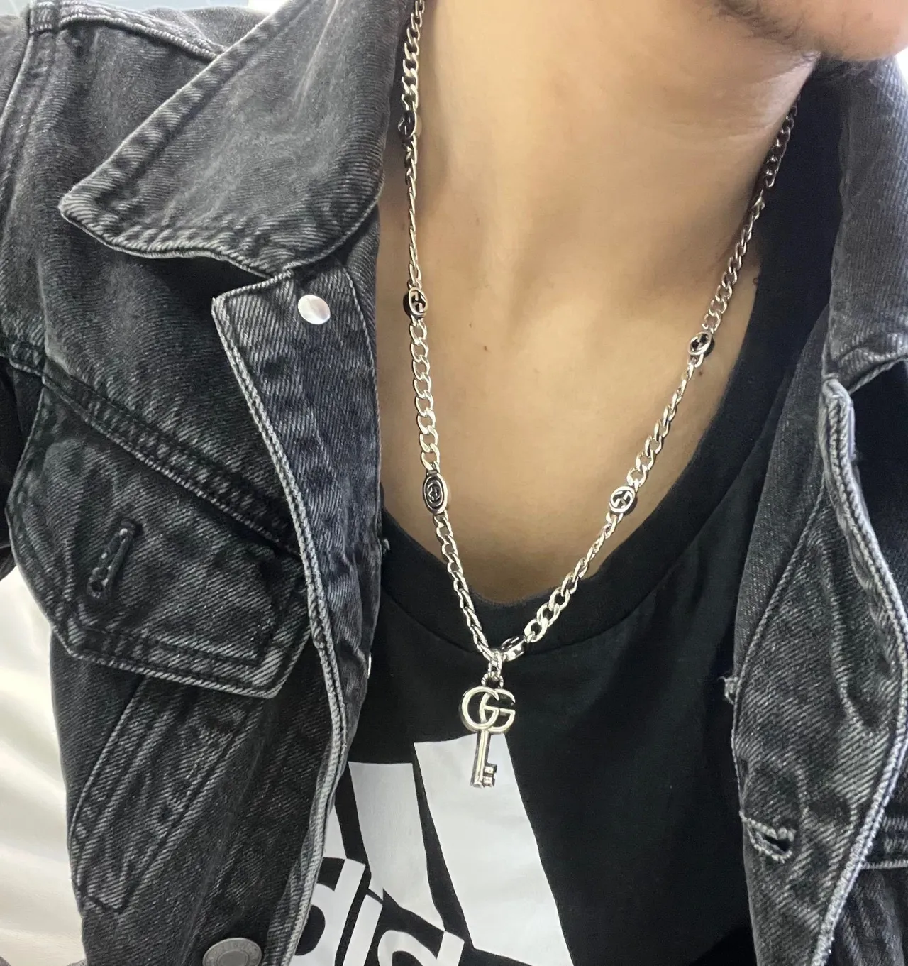 Gucci GG Marmont Pendentif Clé Chaîne Argentée Collier 8