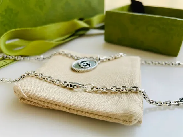 Gucci GG Marmont Oval Rope-Edge Enamel Interlocking G Necklace 4