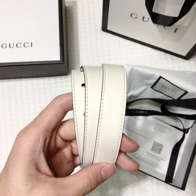 Gucci GG Marmont Pearl-Embellished Off-White Leather Belt 2