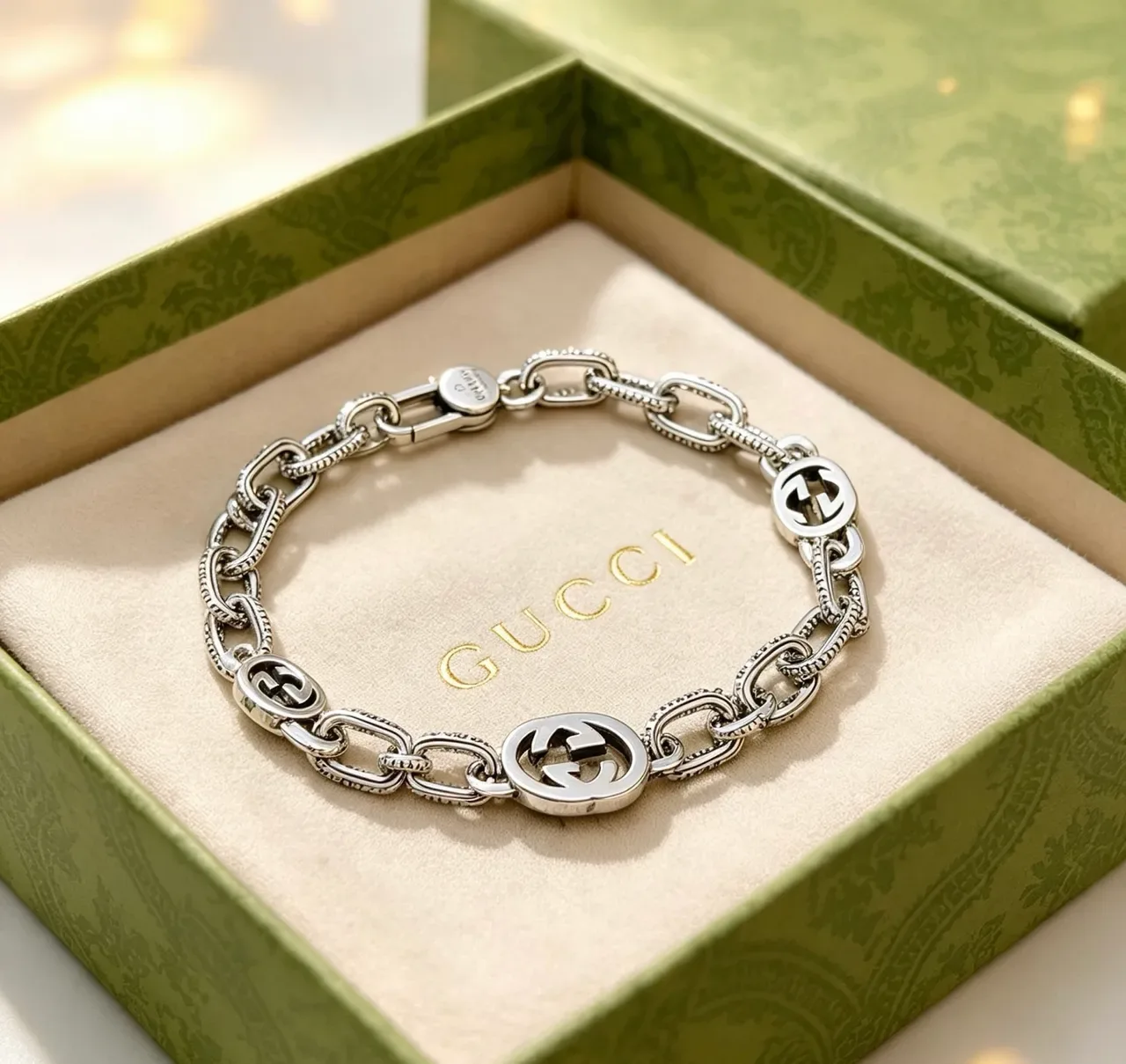 Gucci GG Marmont Silver Beige Interlocking G Medallions Textured Oval Chain Links Bracelet 2