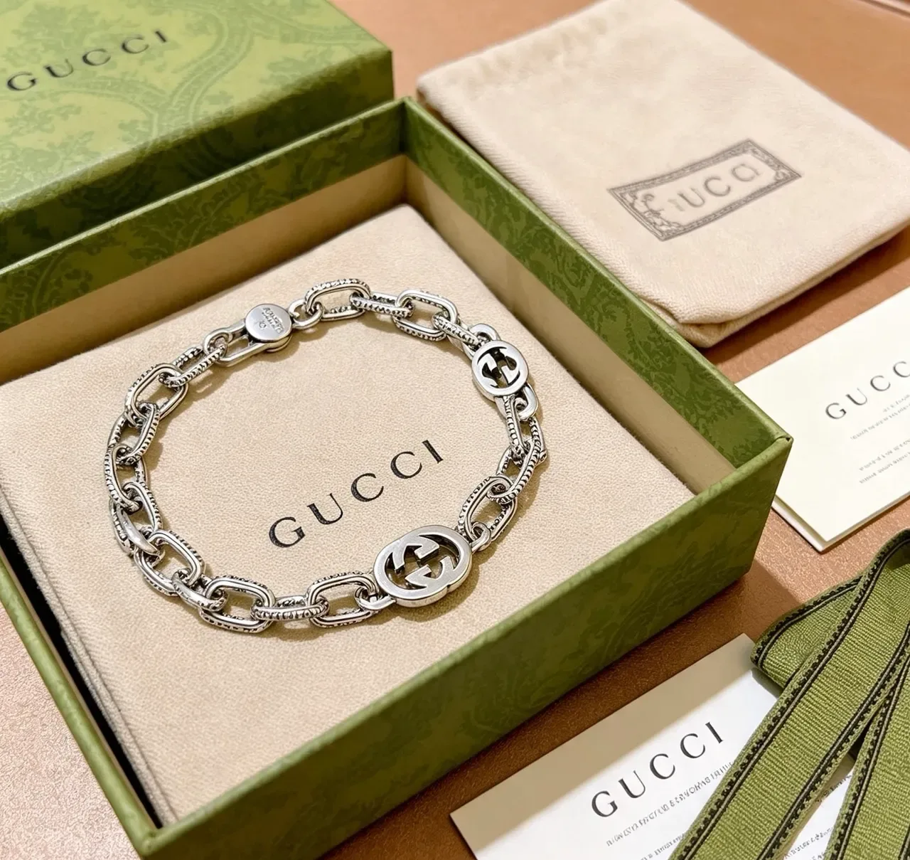 Gucci GG Marmont Silver Beige Interlocking G Medallions Textured Oval Chain Links Bracelet 3
