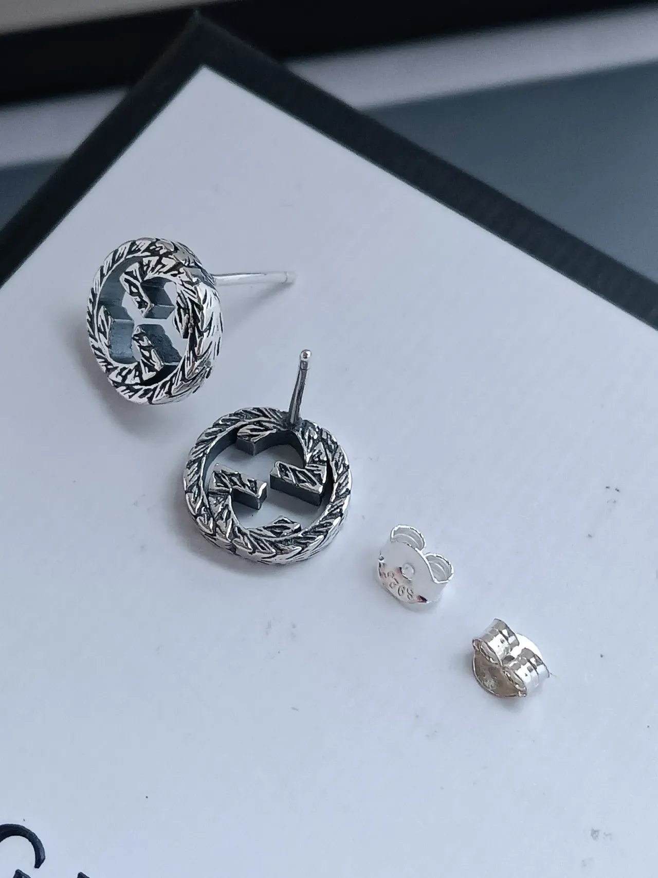 Gucci GG Marmont Silver Black Interlocking G Logo Laurel Wreath Border Earrings 4