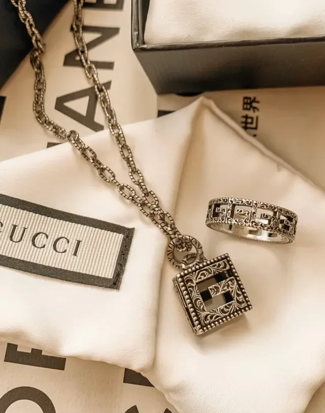 Gucci GG মারমন্ট রূপালি কালো বর্গাকার পেন্ড্যান্ট ইন্টারলকিং G মোটিফ নেকলেস 3