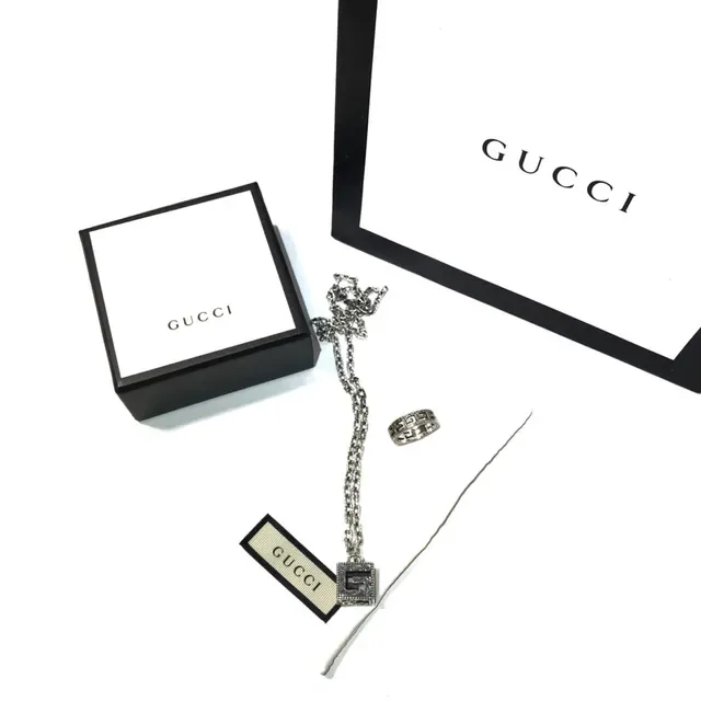 Gucci GG মারমন্ট রূপালি কালো বর্গাকার পেন্ড্যান্ট ইন্টারলকিং G মোটিফ নেকলেস 9