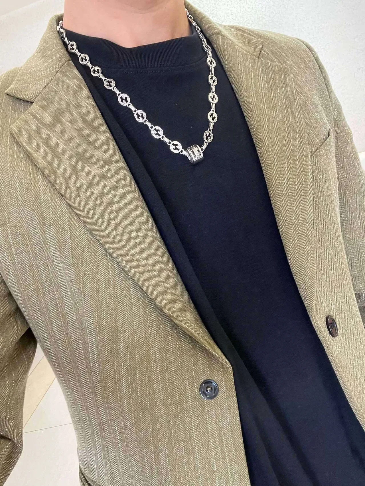 Gucci GG Marmont Silver Interlocking G Motif Oxidized Finish Necklace 2