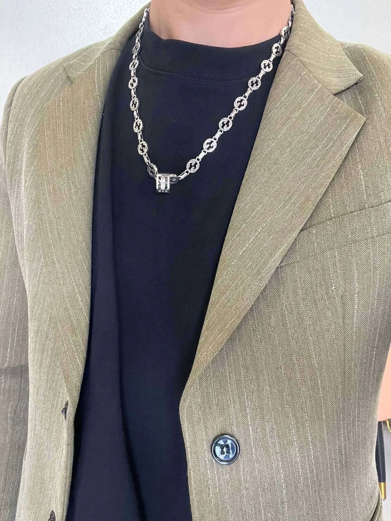 Gucci GG Marmont Silver Interlocking G Motif Oxidized Finish Necklace 5