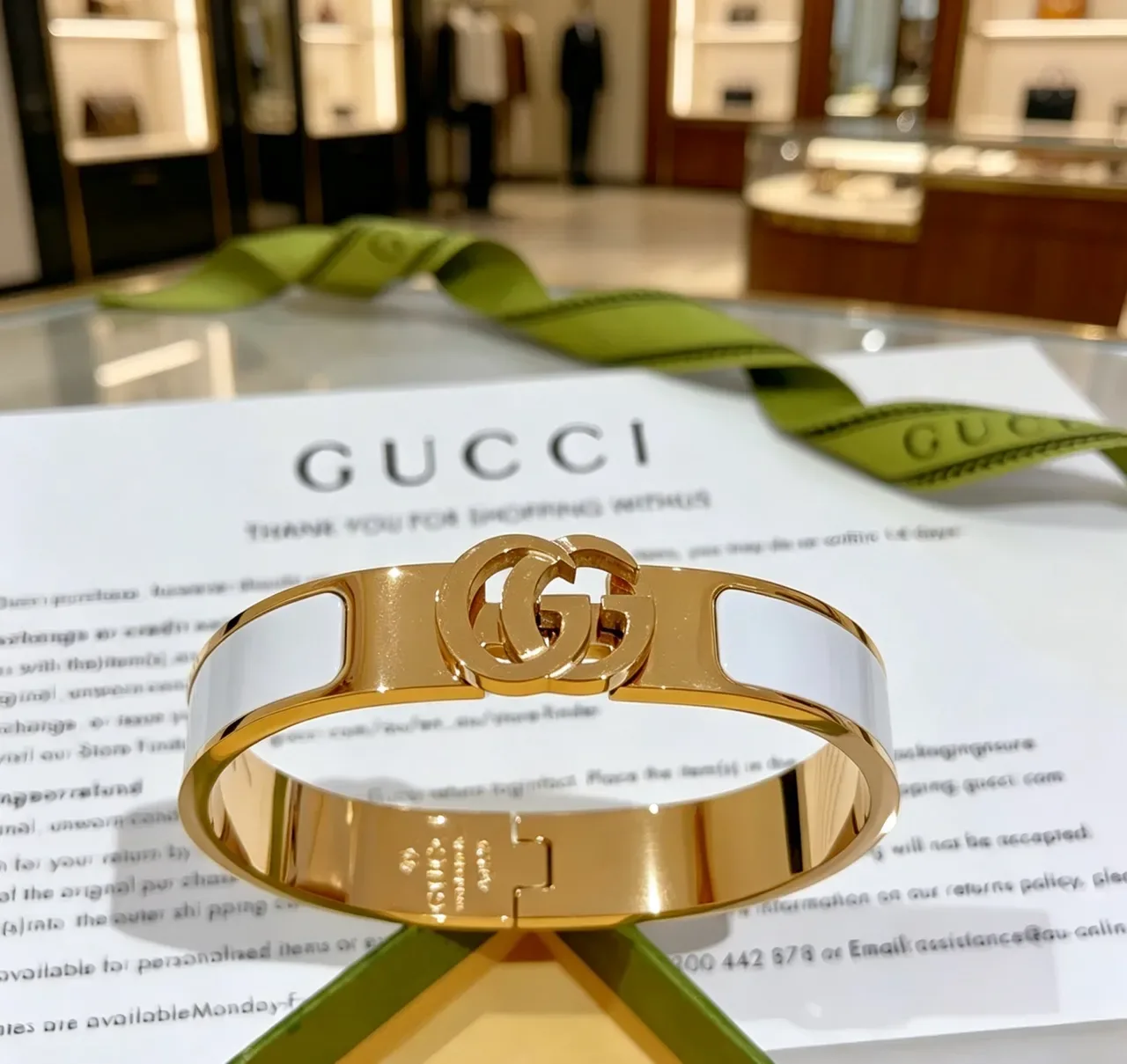 سوار Gucci GG Marmont أبيض مينا ذهبي اللون مفصل 4