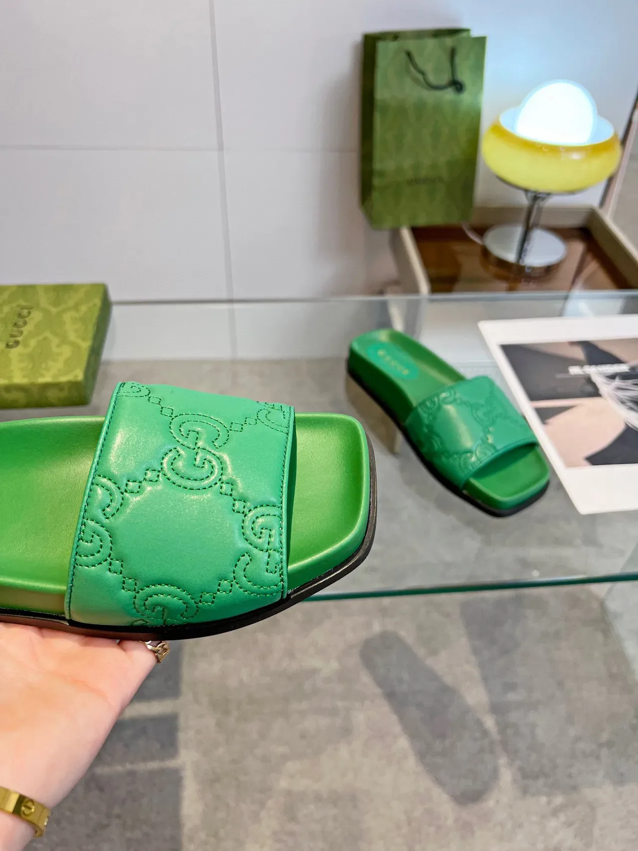 Gucci GG Motif Sandálias Deslizantes de Couro Verde 3