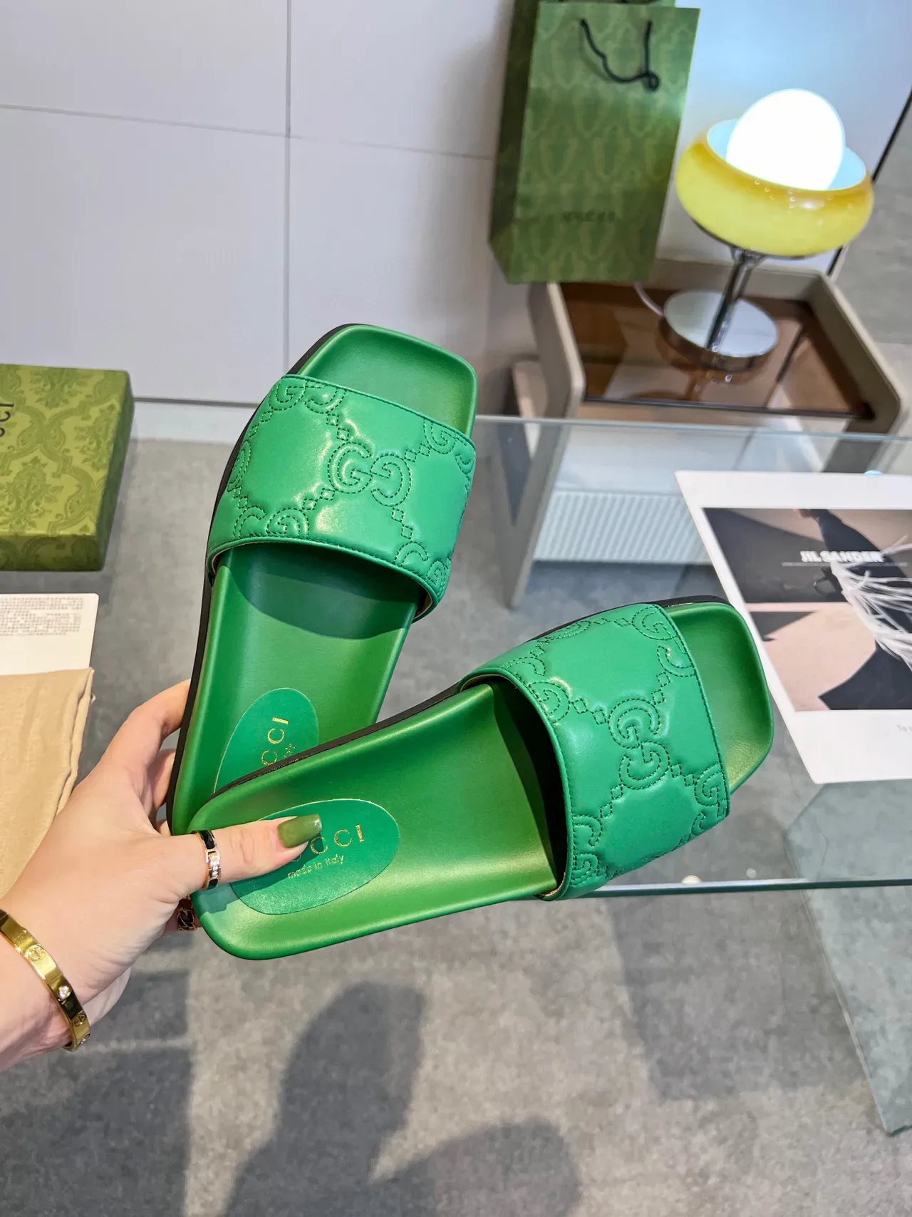 Gucci GG Motif Sandálias Deslizantes de Couro Verde 6