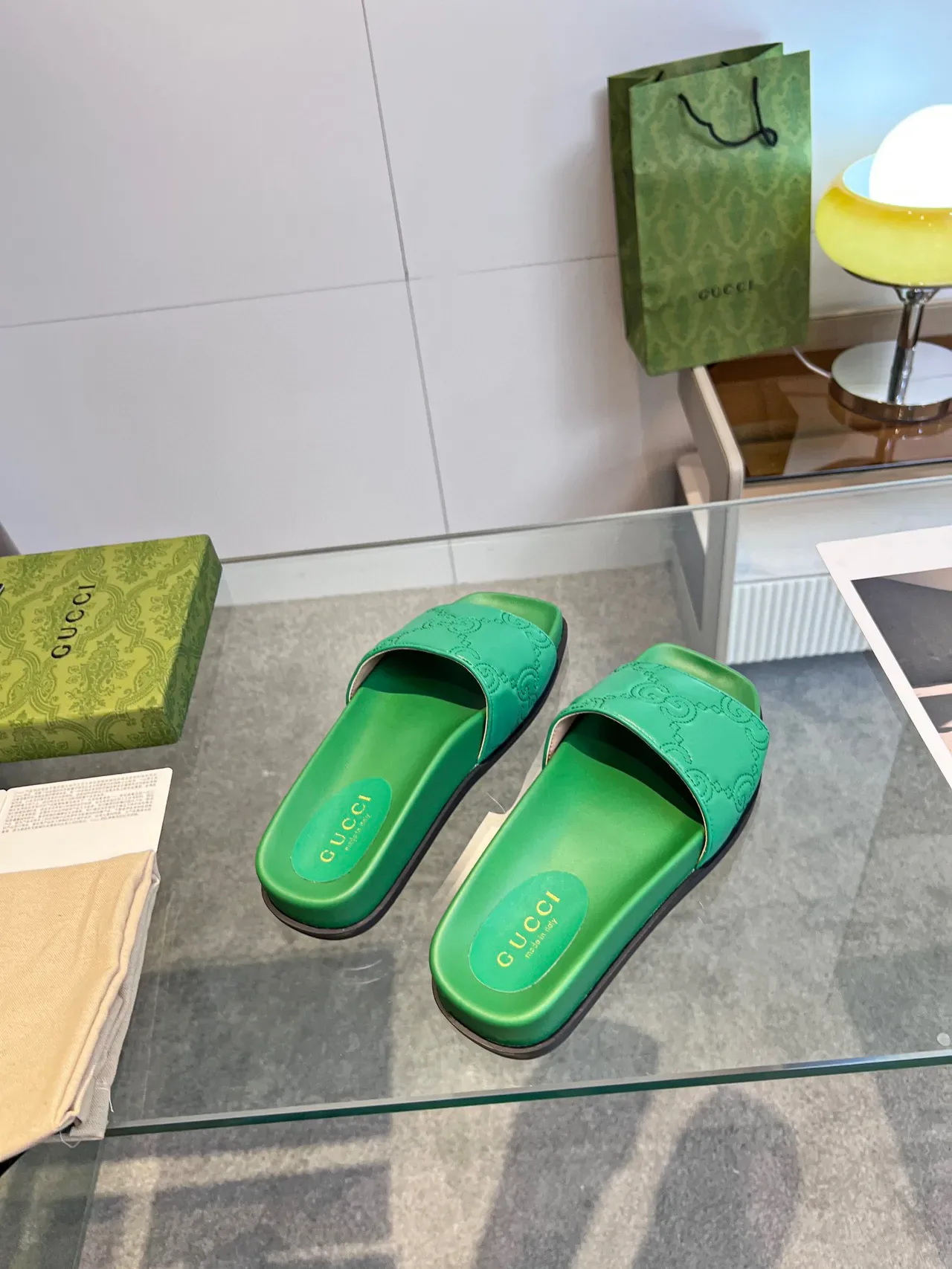 Gucci GG Motif Sandálias Deslizantes de Couro Verde 8