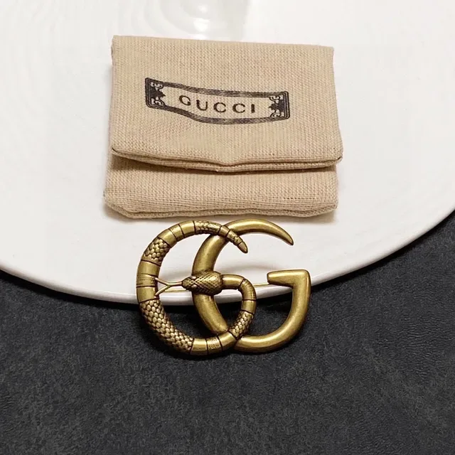 Gucci Gold Interlocking G Motif Coiled Serpent Brooch 7