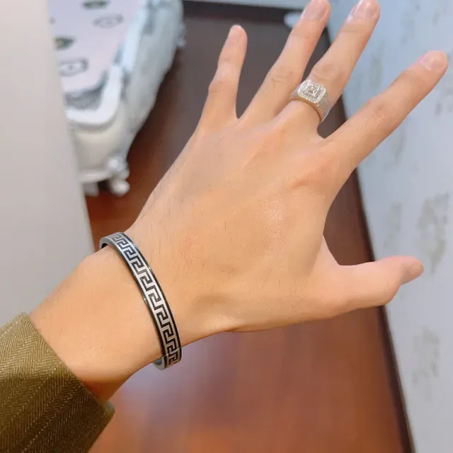 Gucci Greca Black and White Greek Key Bangle Bracelet 5