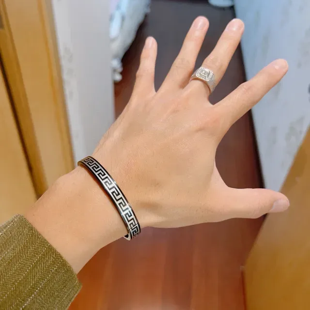 Gucci Greca Black and White Greek Key Bangle Bracelet 8